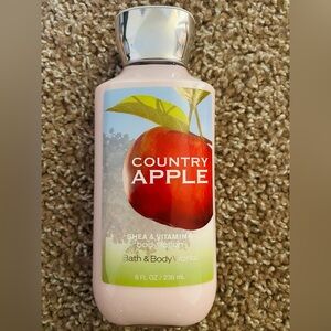 Bath & Body Works body lotion, scent Country Apple